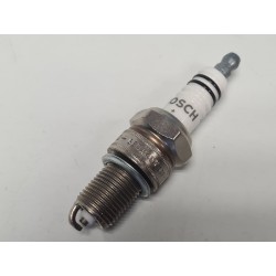 Świece zapłonowe BOSCH super plus +3 WR8D