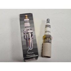 Świeca zapłonowa bosch 0 242 229 655  HR 8 D+