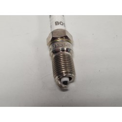 Świeca zapłonowa bosch 0 242 229 655  HR 8 D+