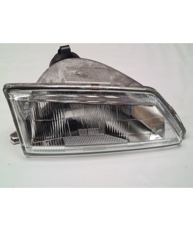 Lampa przednia prawa Peugeot 106