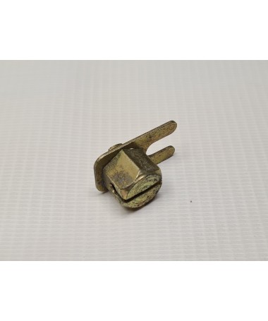 Uchwyt pancerza linki rozrusznika metalowy Fiat 126p