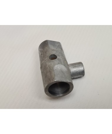 Wspornik tulejka dystansowa klawiatury Fiat 126p