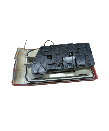 Lampa tył prawa Renault 9