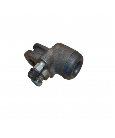 Cylinderek hamulcowy przód lewy UAZ