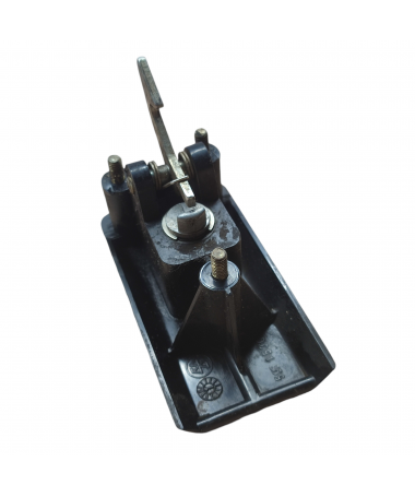 Zamek pokrywy silnika Fiat 126p